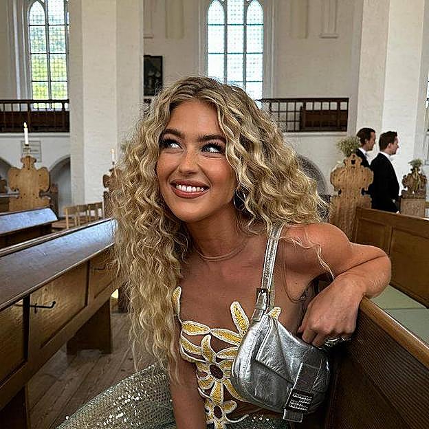 Sprays fijadores para pelo rizado que dejan tu cabello definido y a prueba de frizz en un segundo