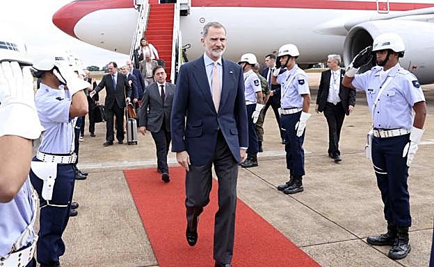 El rey Felipe, a su llegada a Brasilia para asistir a la toma de posesión de Lula Da Silva, el pasado enero. 
