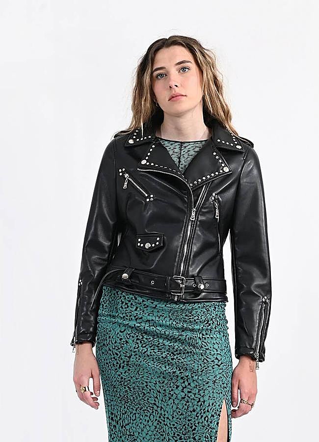 Imagen - Biker con tachuelas y cinturón