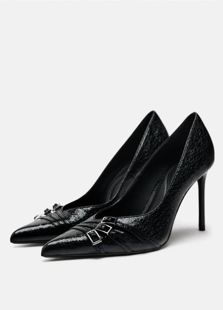 Imagen - Zapatos negros de Zara (29,99 euros)
