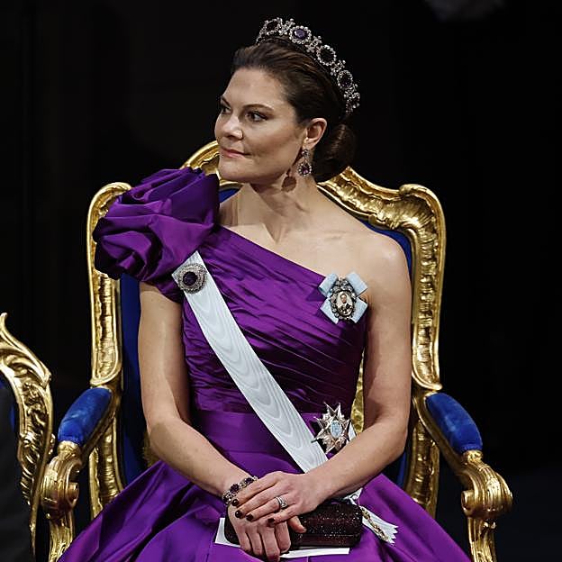 Victoria de Suecia deslumbra en los Premios Nobel 2023: los mejores y peores looks de la gala (y el desfile de tiaras)