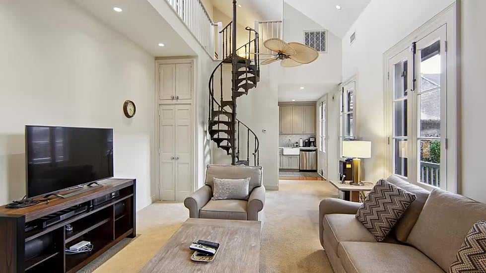 Interior de la mansión de Brad Pitt y Angelina Jolie en Nueva Orleans.