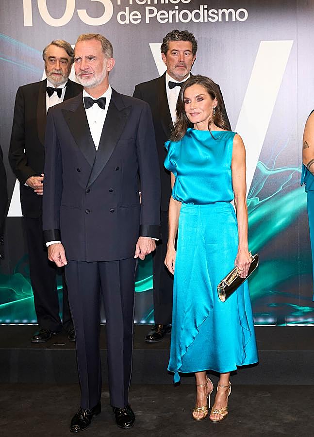 Imagen - La reina Letizia con un conjunto azul. / LIMITED PICTURES
