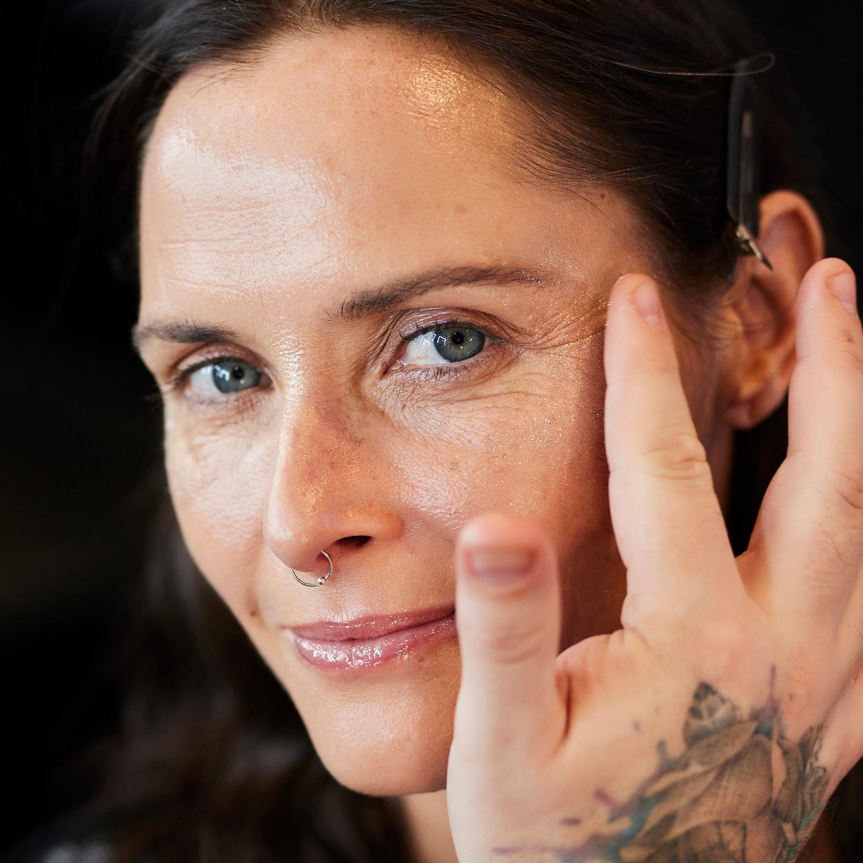 Te encantarán las mejores cremas para ojos que recomiendan los expertos. 