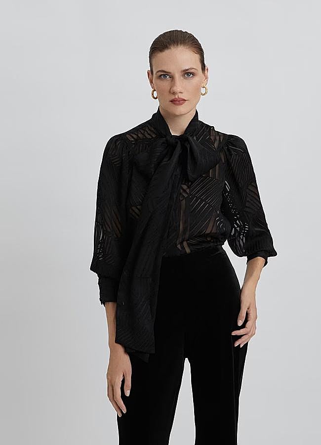 Imagen - Blusa con transparencias de Simorra, 198 euros.