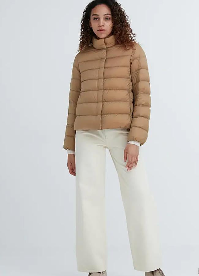 Imagen - Abrigo de plumas ultraligero de Uniqlo (69,90 euros).