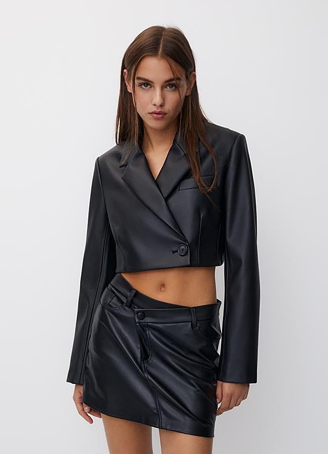 Imagen - Blazer corto de Pull&Bear, 19,99 euros.