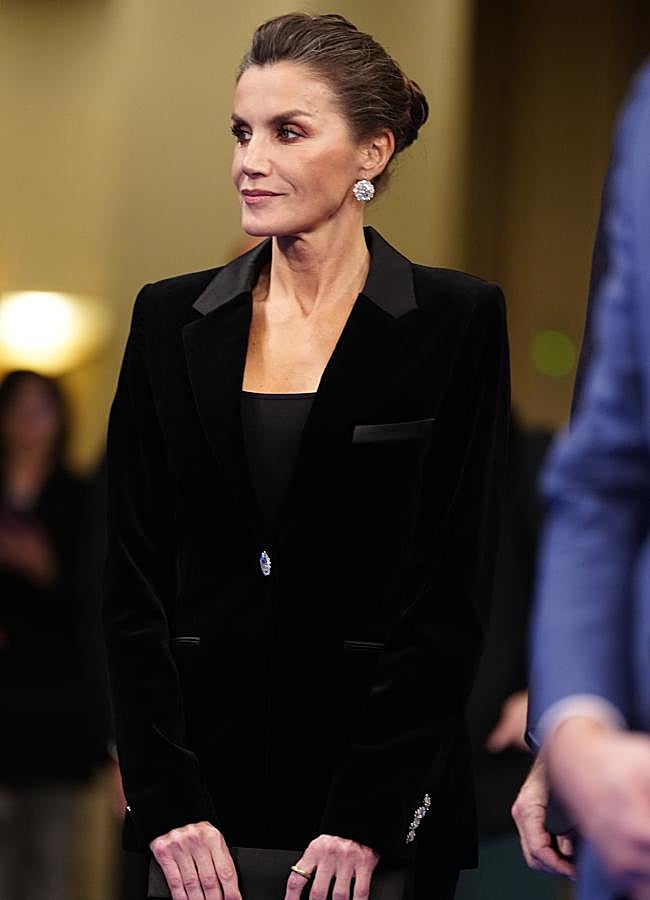Imagen - La reina Letizia con un traje de terciopelo. / LIMITED PICTURES