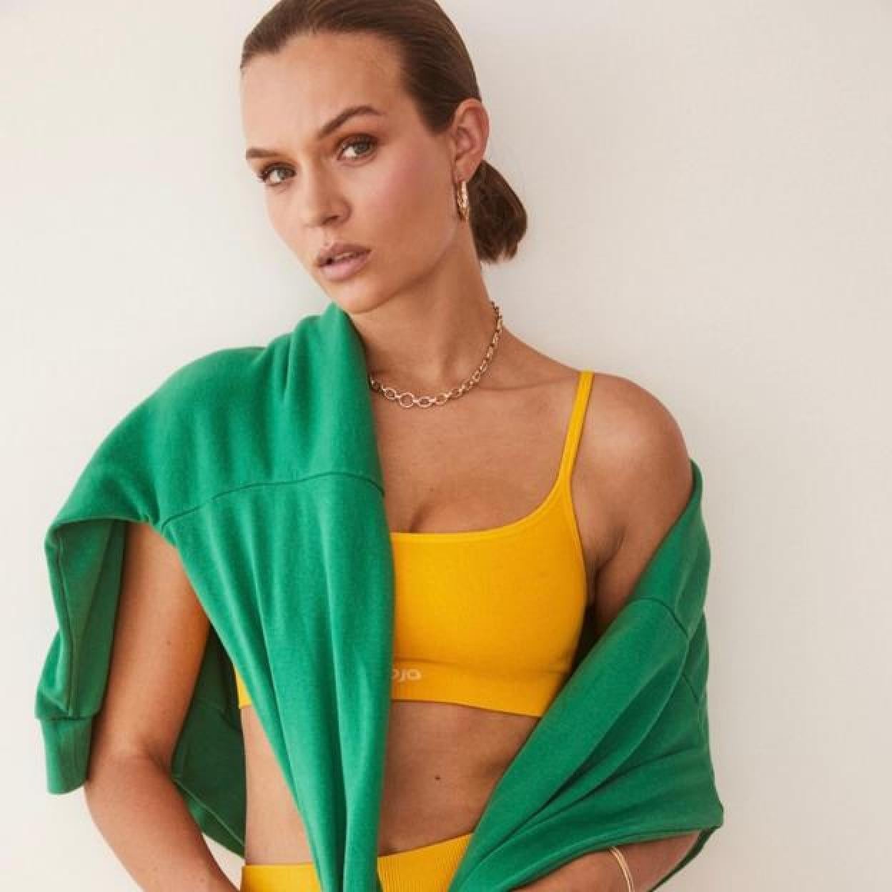 Mujer con ropa deportiva