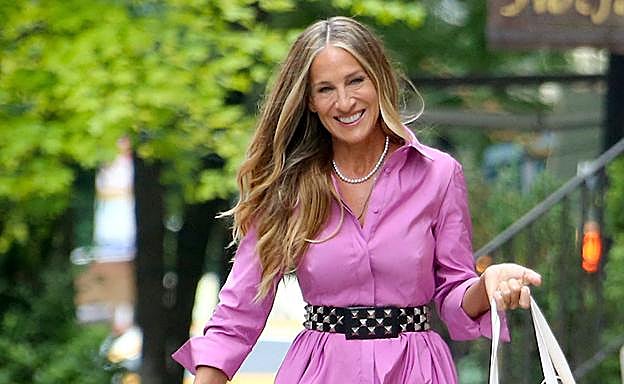 Carrie Bradshaw disfrutando de su vida. 