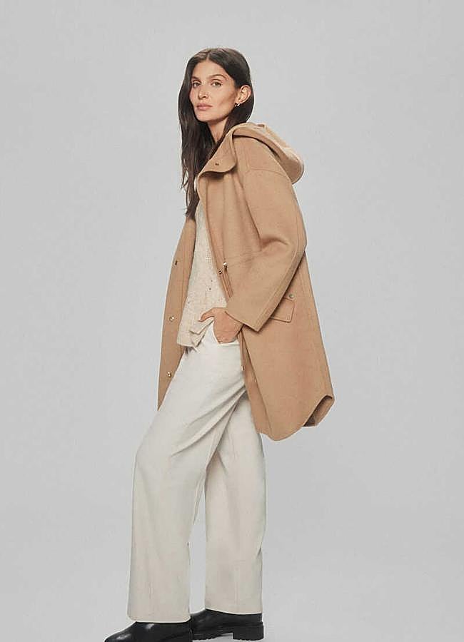 Imagen - Abrigo con capucha en camel de Pedro del Hieror.