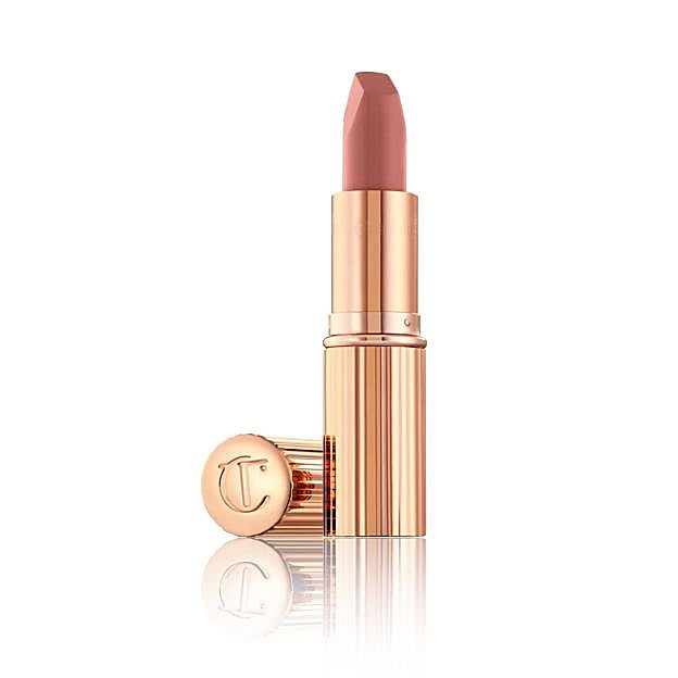 Matte Revolution en el tono nude Pillow Talk Original de Charlotte Tilbury.