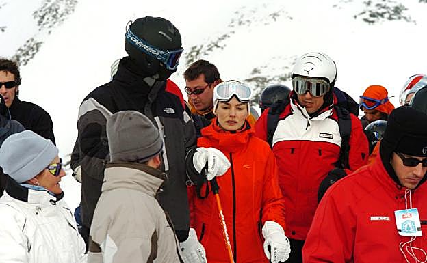 Doña Letizia y don Felipe durante las vacaciones de invierno en Baqueira. / 