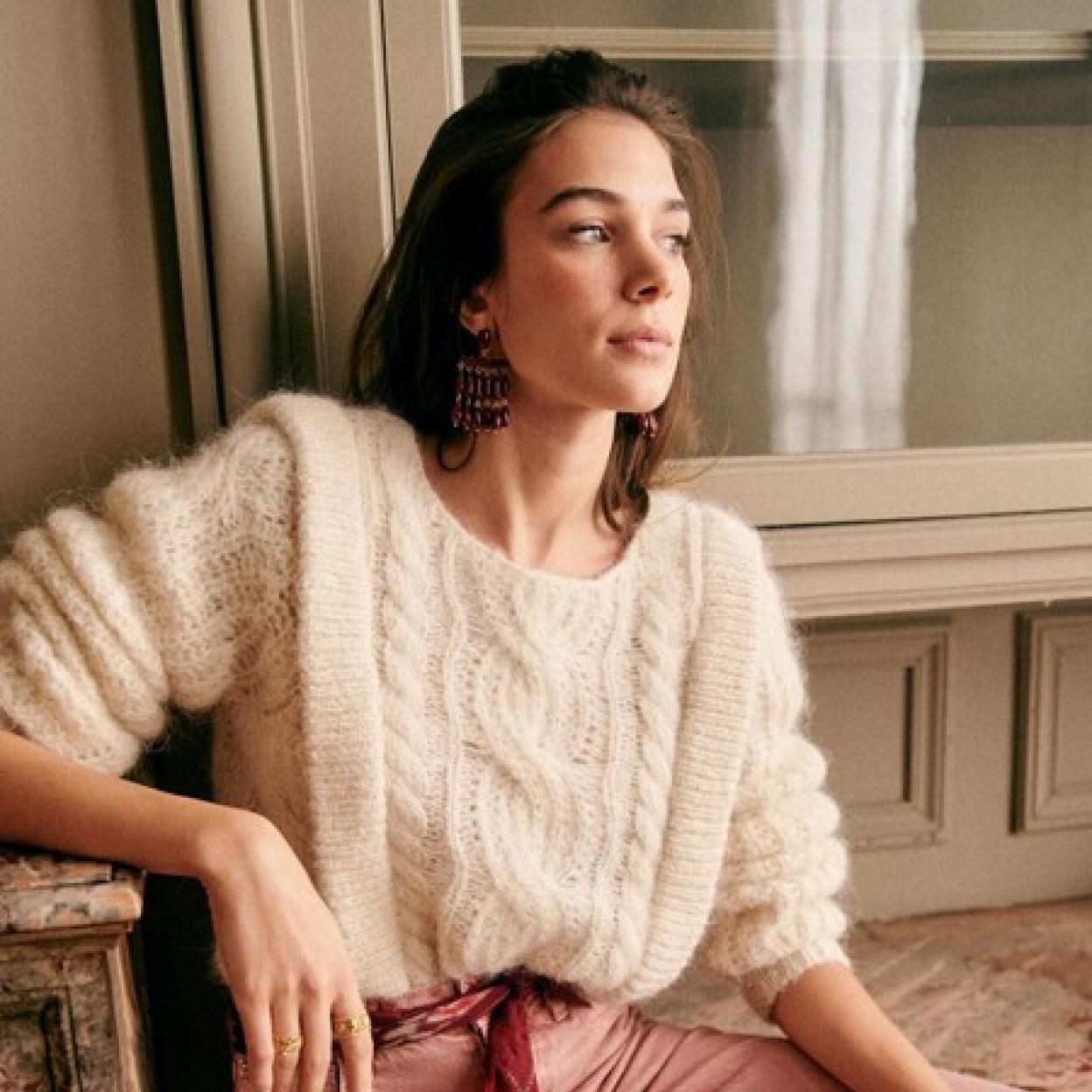 Bolsos negros, bailarinas en colores empolvados, vestidos de punto y muchas otras compras que tienes ver antes de que se agoten. 