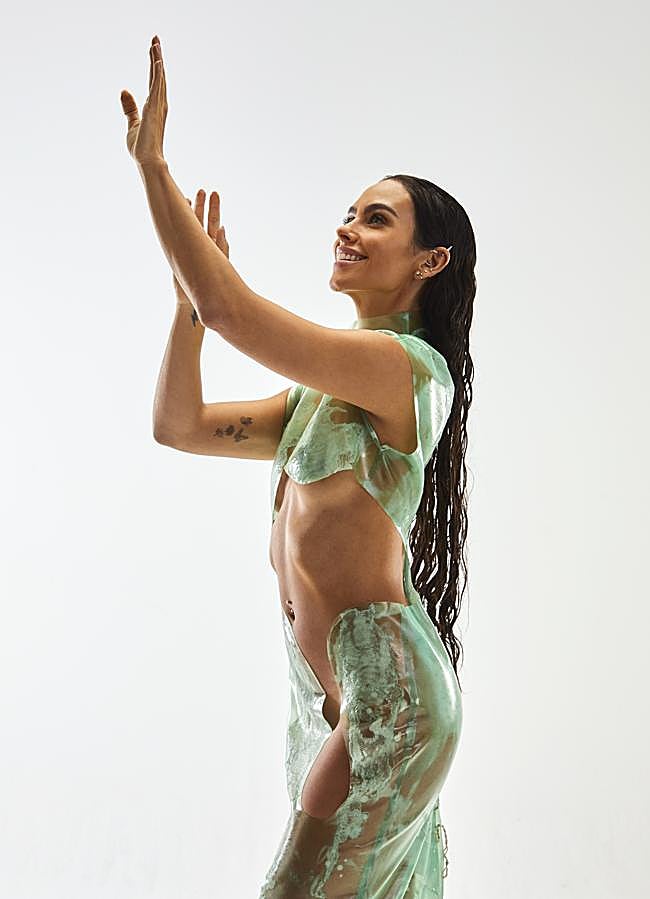 Imagen - Cristina Pedroche posa como una ninfa fluvial. / Fotografía: Jean Marc Manson