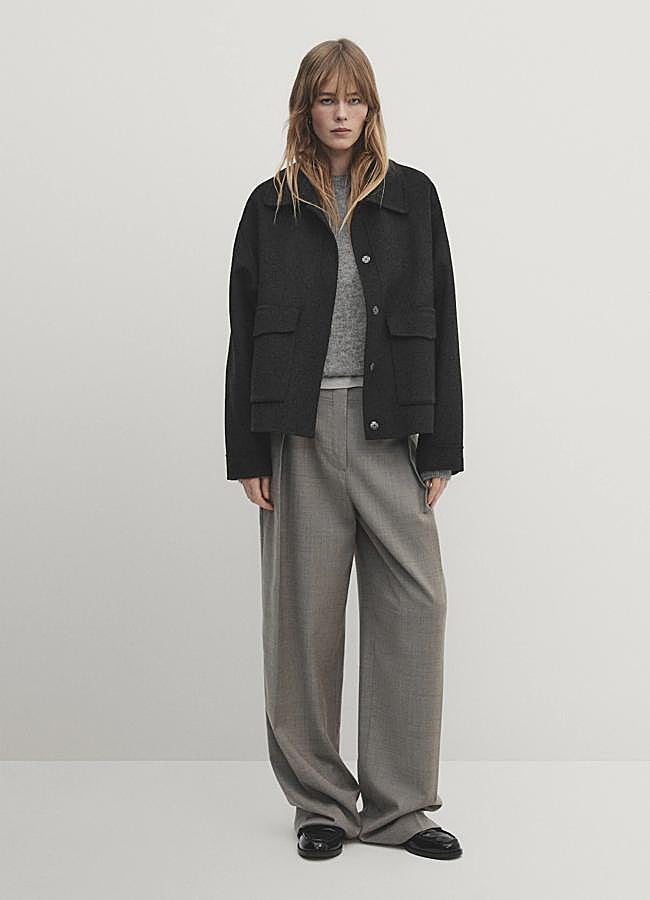 Imagen - Abrigo corto en mezcla de lana con bolsillos de Massimo Dutti.