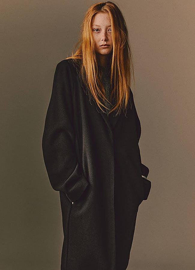 Imagen - Abrigo básico en color negro