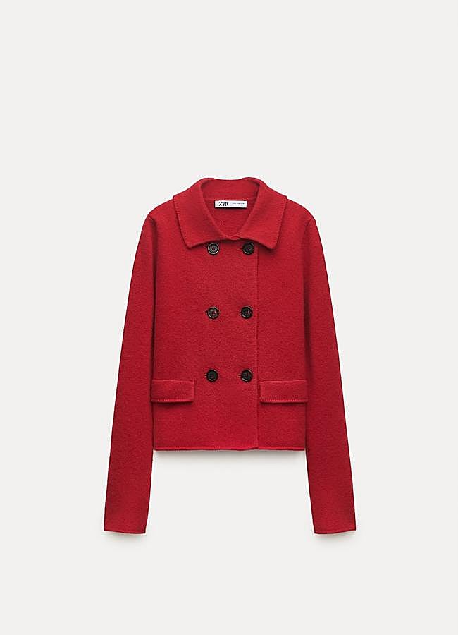 Imagen - Chaqueta de lana en color rojo de Zara (49,95 euros).