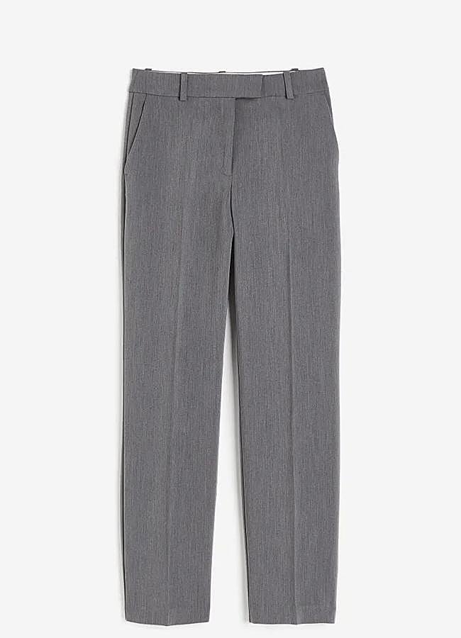 Imagen - Pantalones slim en color gris de H&M.