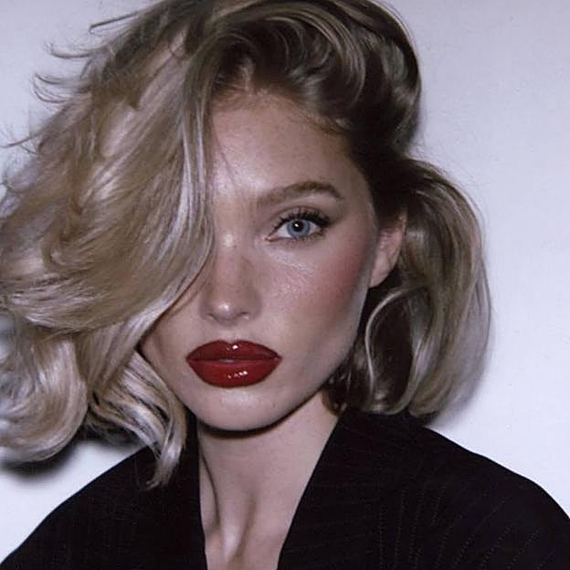La modelo Elsa Hosk con el lip combo tendencia estilo cherry cola lips