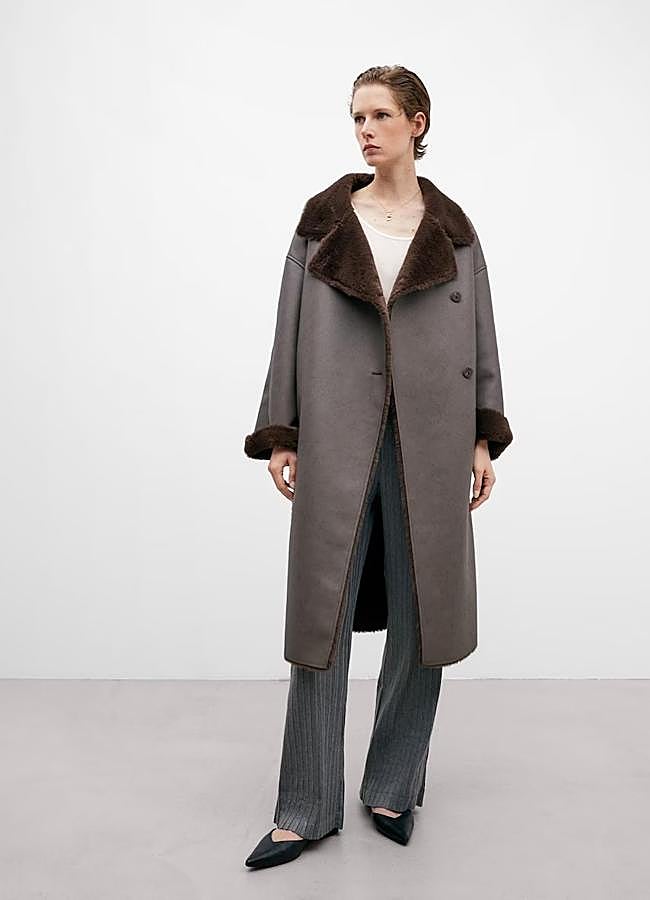 Imagen - Abrigo marrón de Adolfo Domínguez, 185 euros.