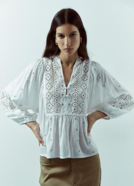 Imagen - Blusa blanca de Sfera (29,99 euros)