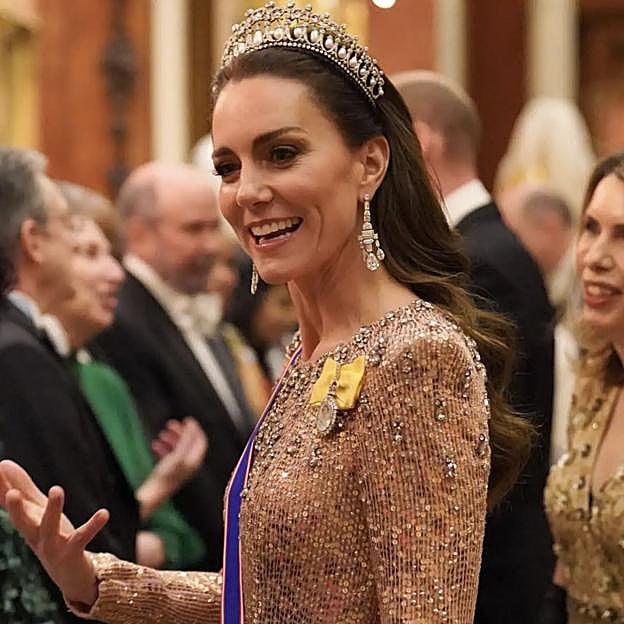 Kate Middleton, con el vestido de Jenny Packham que le copió a Mary Donaldson. 