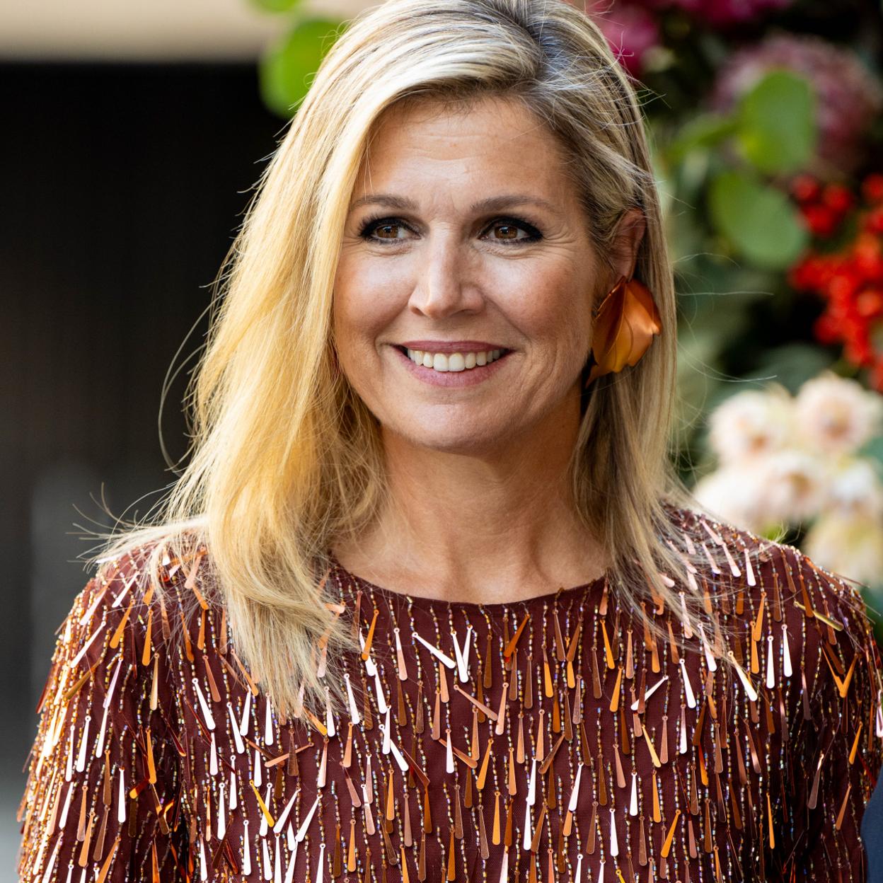 Máxima de Holanda con pendientes hoja en Sudáfrica.