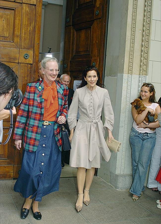Imagen - Mary de Dinamarca junto a la reina Margarita durante el ensayo de su boda con el príncipe Federico. / GTRES