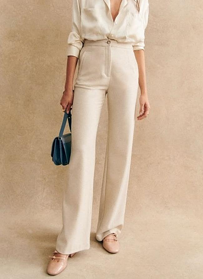 Imagen - Pantalones blancos de talle alto de Sézane (125 euros).