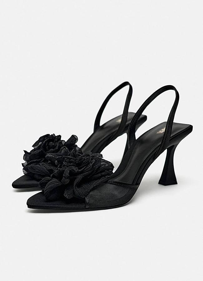 Imagen - Zapatos de tacón negro con flor 3D