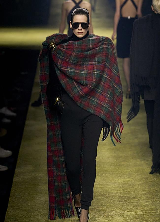 Imagen - Desfile de Saint Laurent FW23 / LAUNCHMETRICS SPOTLIGHT