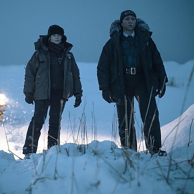 Jodie Foster como Liz Danvers y Kali Reis como Evangeline Navarro en una imagen de True Detective: Noche Polar.