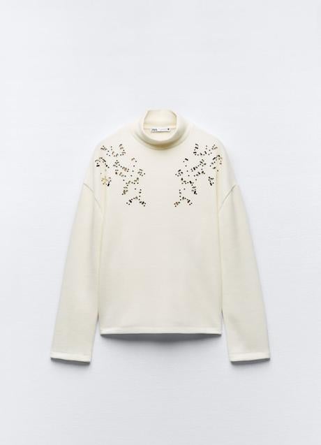 Imagen - Jersey con detalles joya de Zara (22,99 euros)