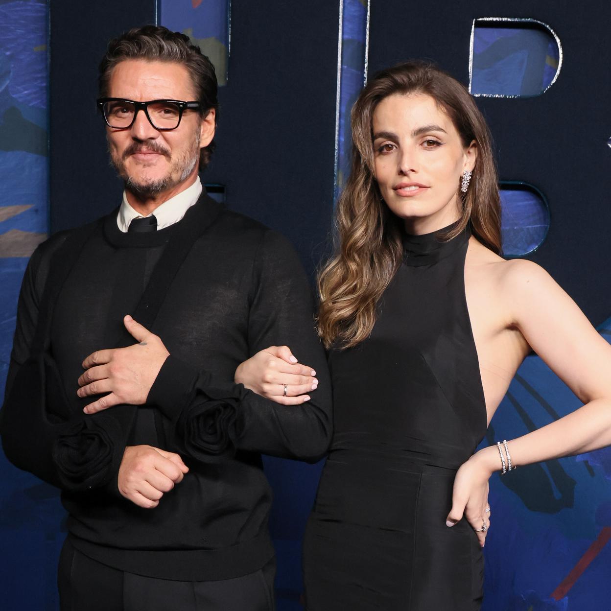 Pedro Pascal y su hermana Lux en la fiesta de los Premios Emmy 2024. 