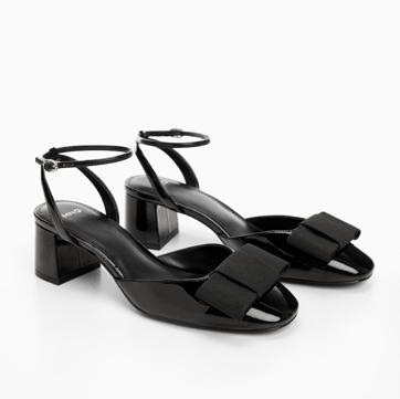 Imagen secundaria 1 - Las botas negras de Popa, los zapatos destalonados de Mango y las zapatillas metalizadas de Alohas-