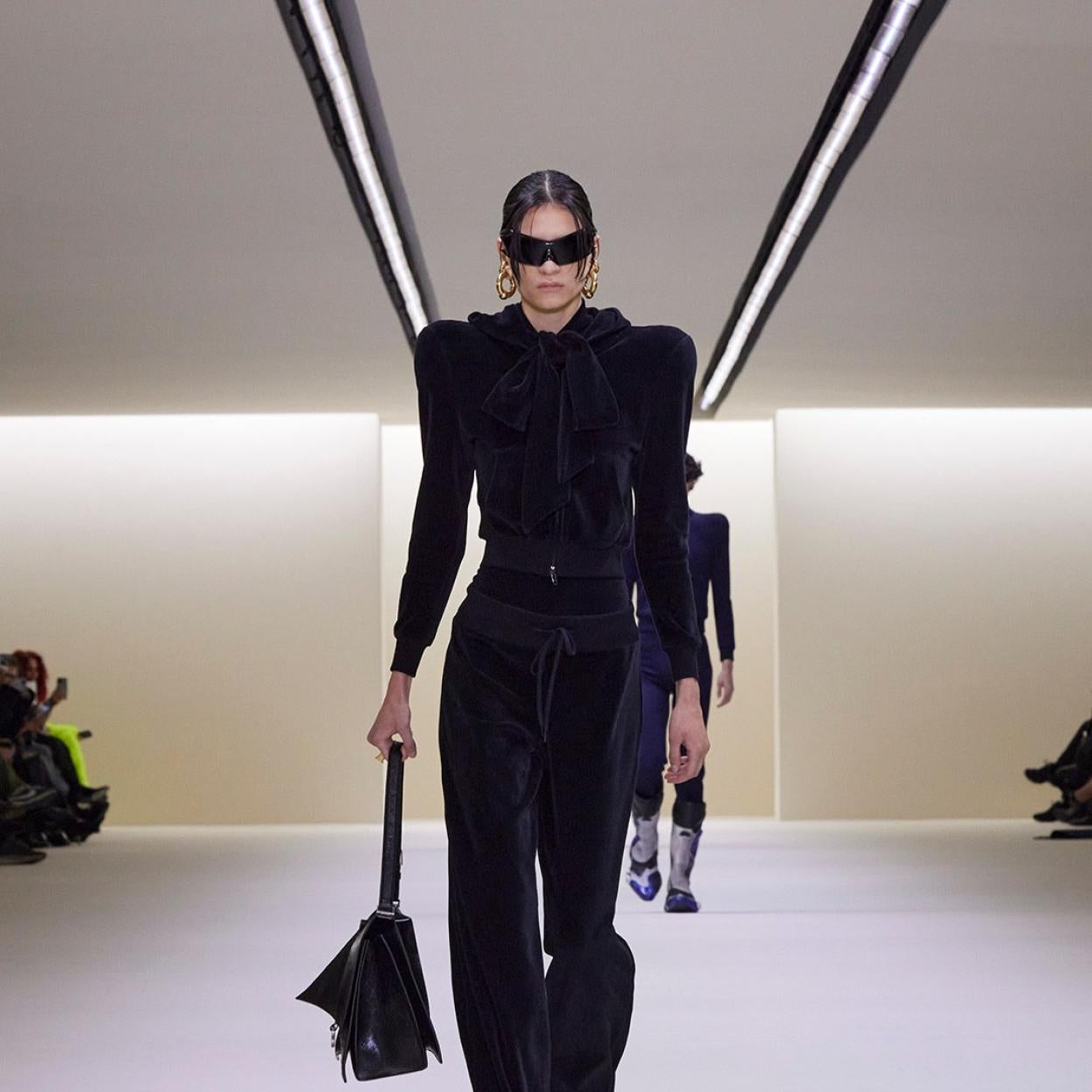 Cómo llevar los pantalones de chándal que se han vuelto tendencia