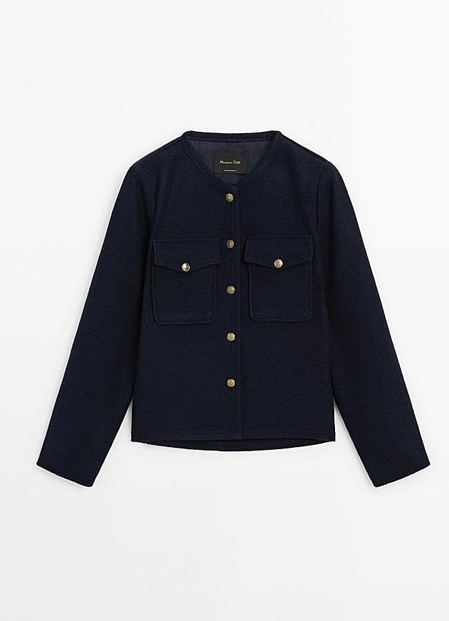 Imagen - Chaqueta de lana en azul marino con botones dorados de Massimo Dutti.