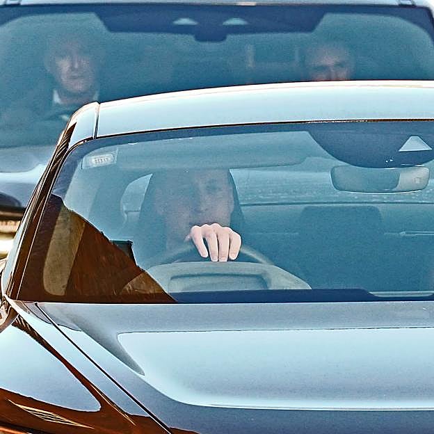 El principe GUillermo a su llegada al hospital para visitar a su mujer, la princesa de Gales. 