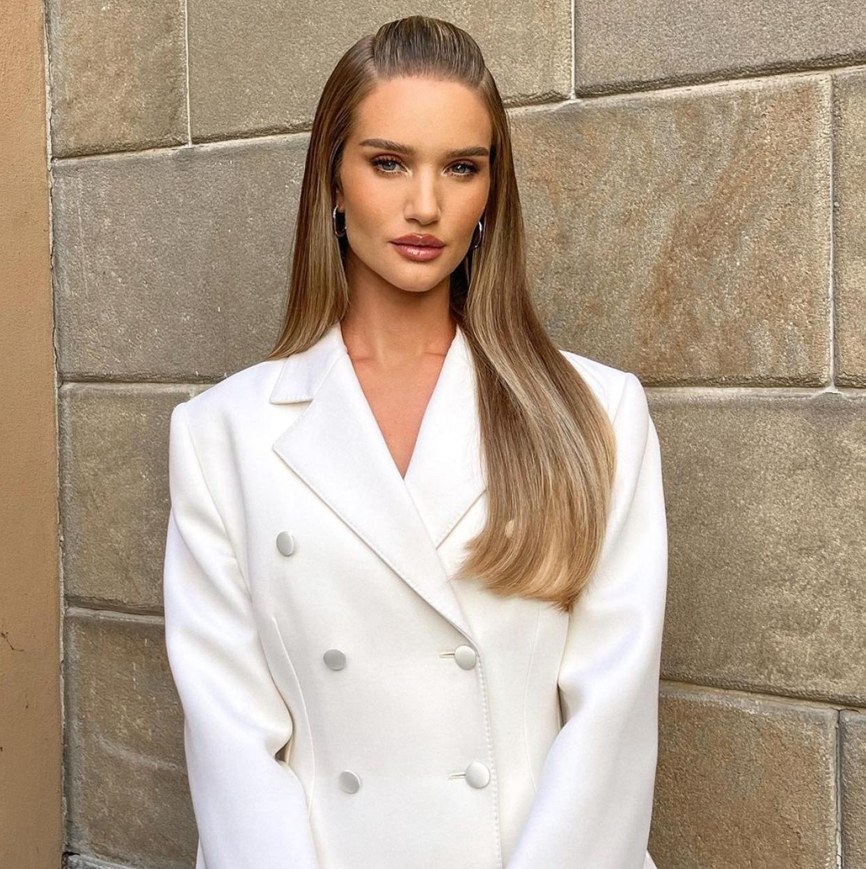 Rosie HW con pelo liso