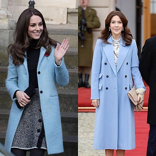 Kate Middleton y Mary de Dinamarca con un abrigo azul.