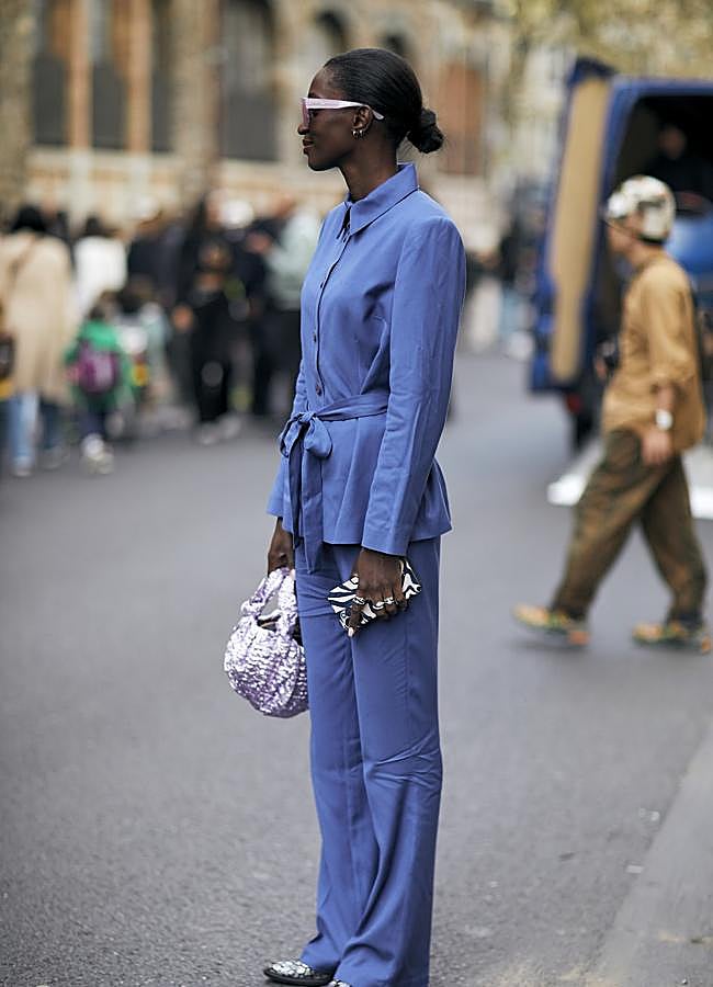 Imagen - Look con bolso metalizado / LAUNCHMETRICS SPOTLIGHT