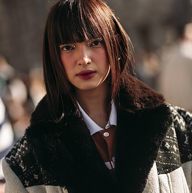 Influencer con corte hime cut