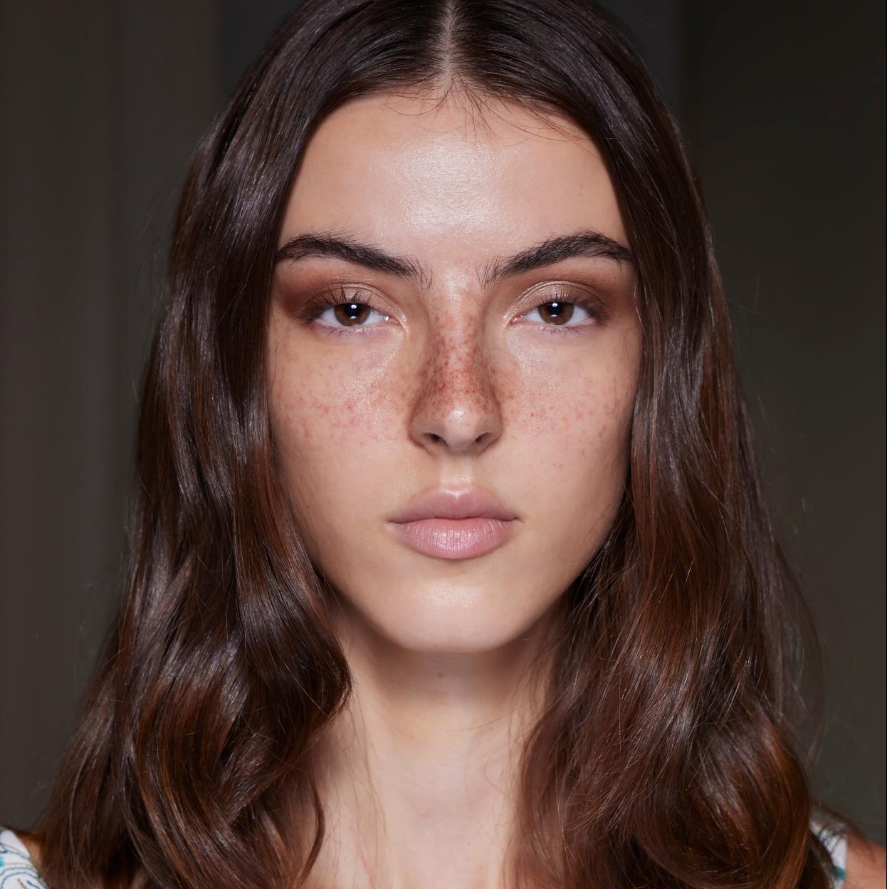 Este es el truco que me aconsejó mi peluquero para reducir el encrespamiento