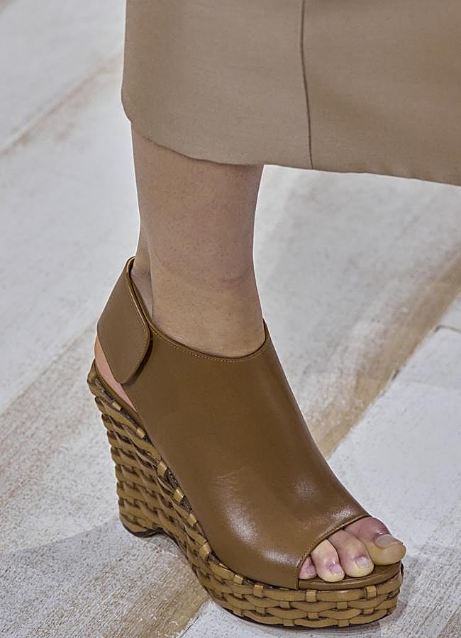 Imagen - Zapatos con puntera abierta de Dior.