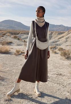 Imagen secundaria 2 - De arriba a abajo y de izquierda a derecha, looks de Sézane, Sessùn y Polène.