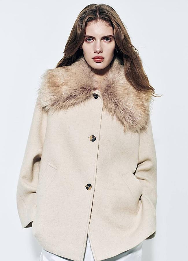 Imagen - Abrigo corto con cuello de pelo