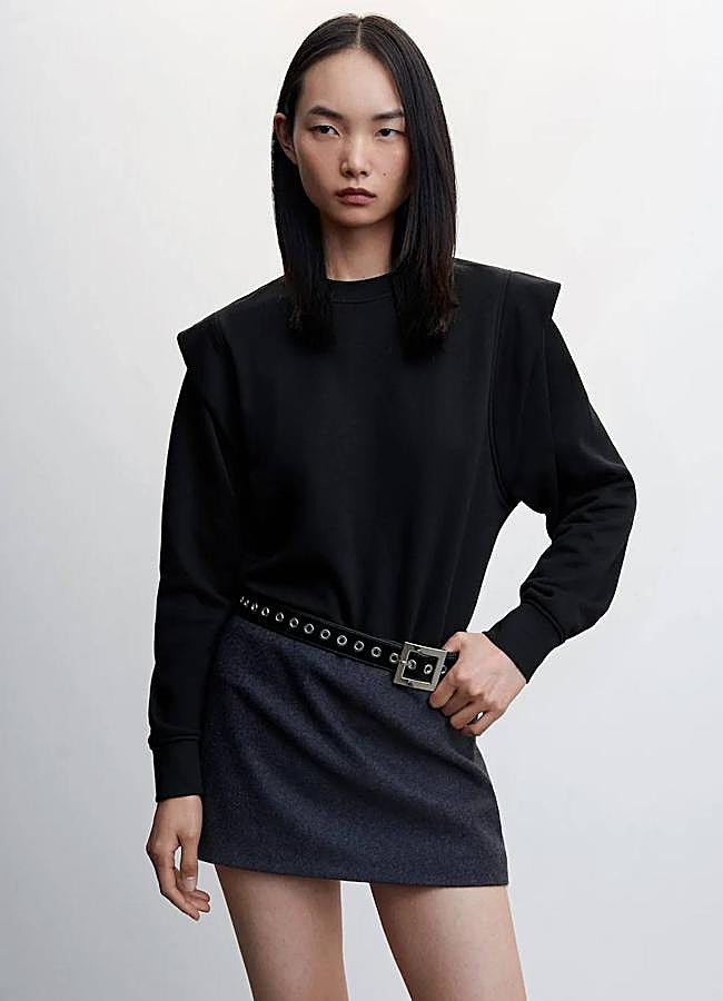 Imagen - Sudadera negra con hombreras