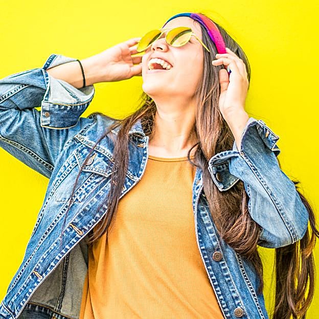 La felicidad se puede comprar y este profesor de Harvard te explica en qué gastarte el dinero para conseguirla