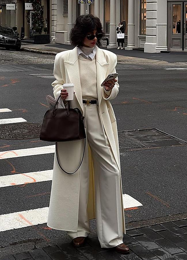 Imagen - Totall look white siguiendo el layering / @veneti.a